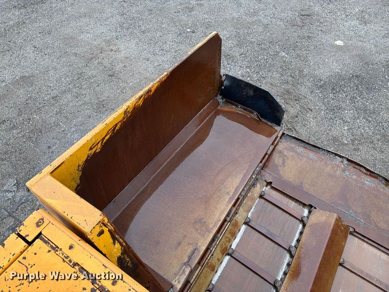 image for item FK3168 2000 Blaw Knox PF5510 paver
