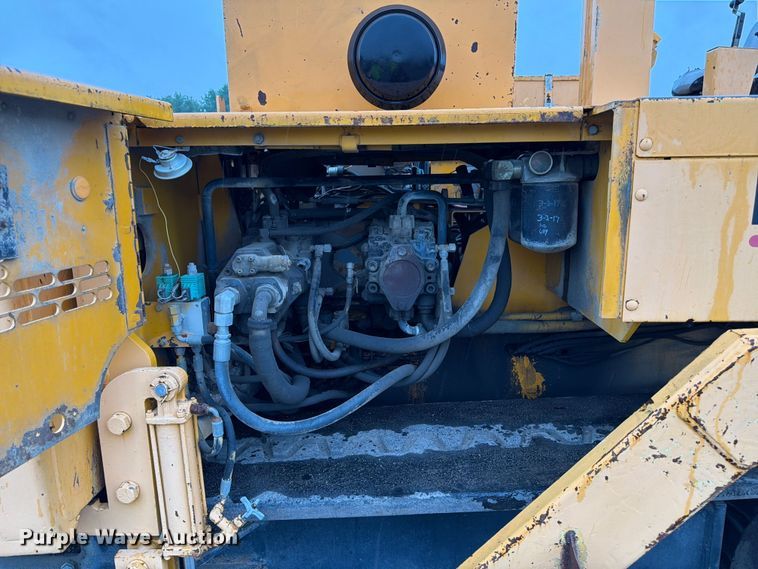 image for item FK3168 2000 Blaw Knox PF5510 paver