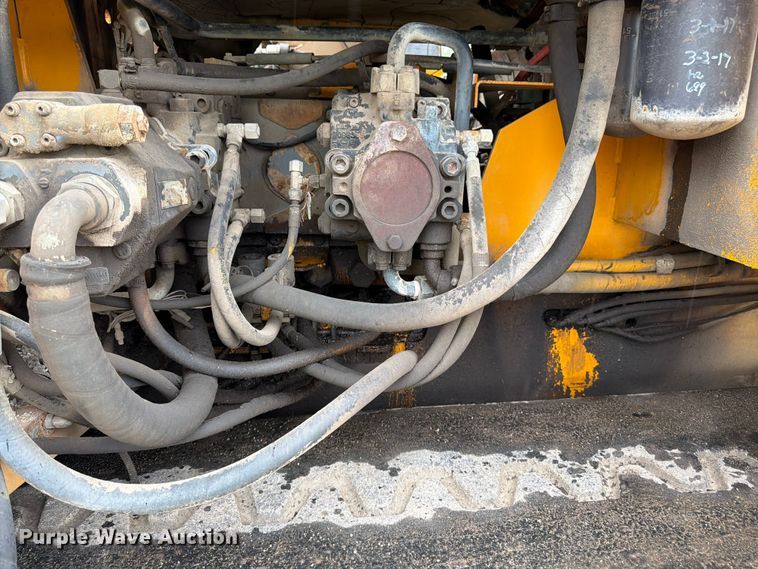 image for item FK3168 2000 Blaw Knox PF5510 paver