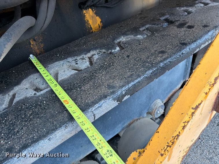 image for item FK3168 2000 Blaw Knox PF5510 paver