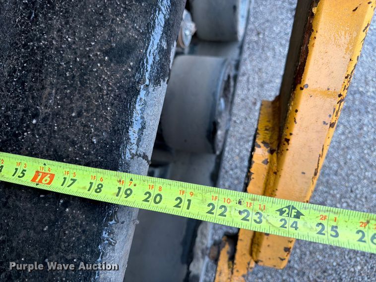 image for item FK3168 2000 Blaw Knox PF5510 paver