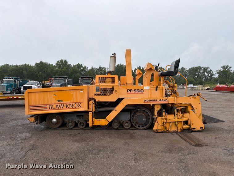image for item FK3169 1999 Blaw Knox PF5510 paver