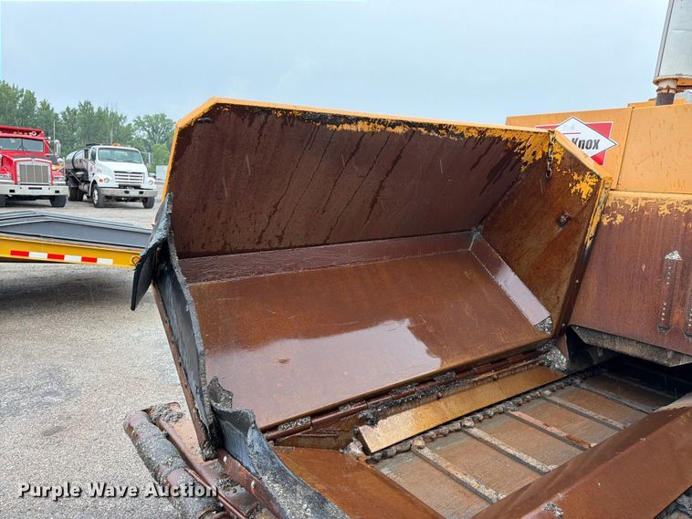 image for item FK3169 1999 Blaw Knox PF5510 paver