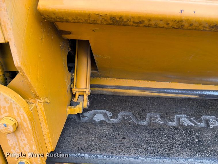 image for item FK3169 1999 Blaw Knox PF5510 paver