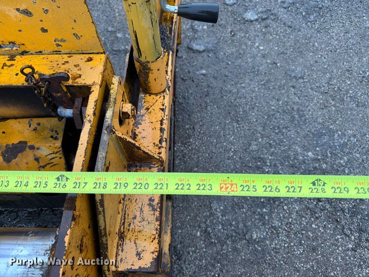 image for item FK3169 1999 Blaw Knox PF5510 paver