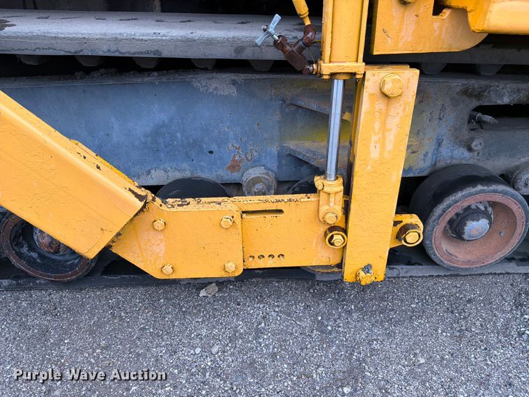 image for item FK3169 1999 Blaw Knox PF5510 paver
