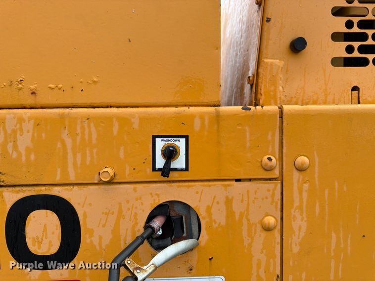 image for item FK3169 1999 Blaw Knox PF5510 paver