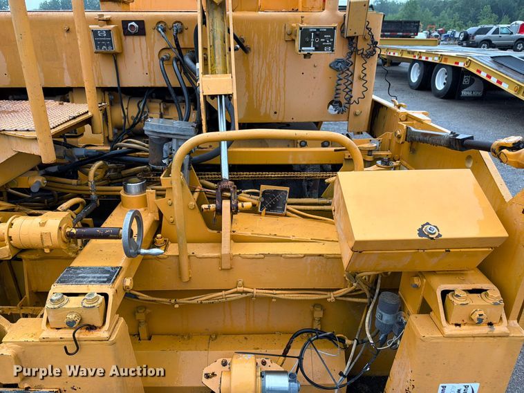 image for item FK3169 1999 Blaw Knox PF5510 paver