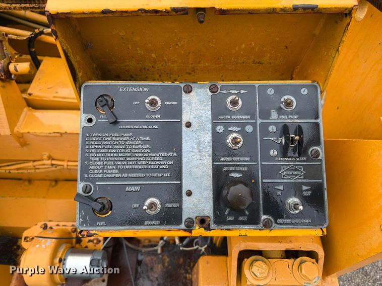 image for item FK3169 1999 Blaw Knox PF5510 paver