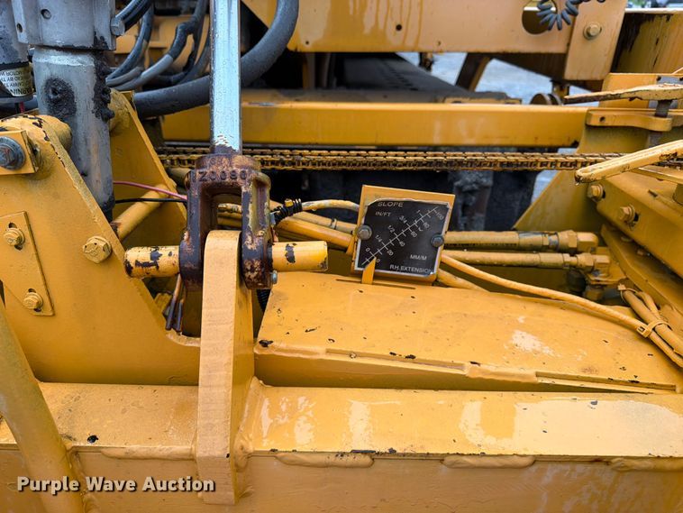 image for item FK3169 1999 Blaw Knox PF5510 paver