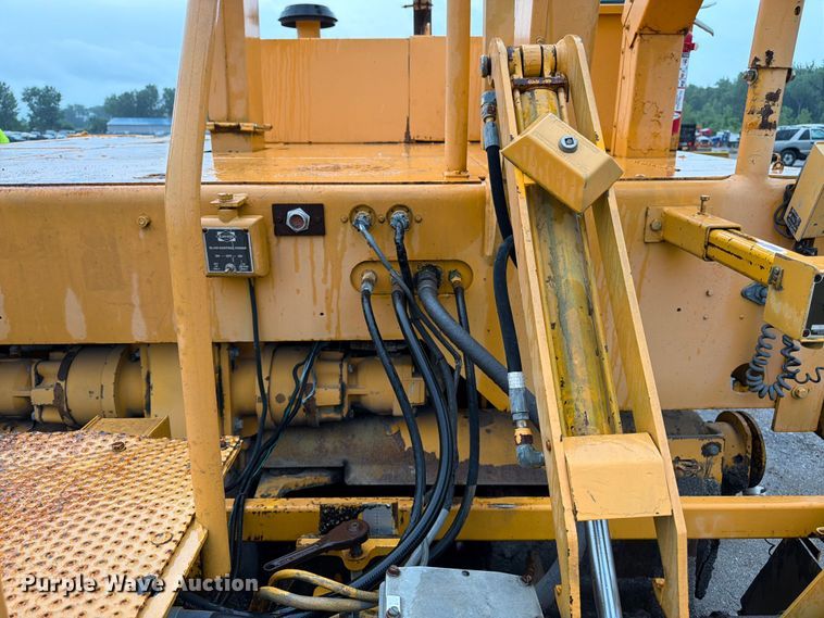 image for item FK3169 1999 Blaw Knox PF5510 paver