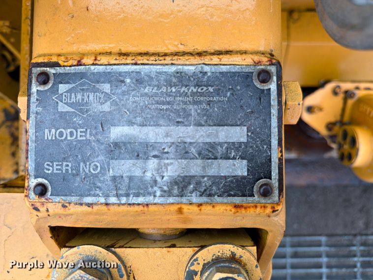 image for item FK3169 1999 Blaw Knox PF5510 paver