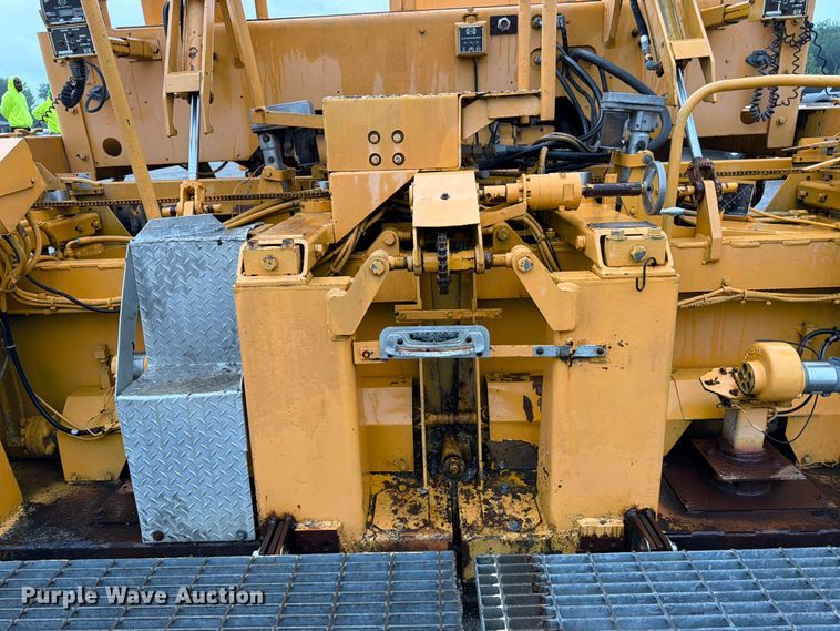 image for item FK3169 1999 Blaw Knox PF5510 paver