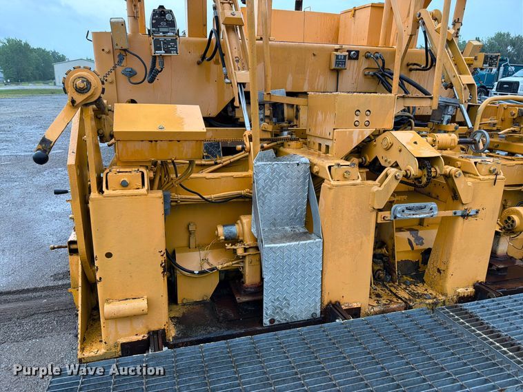 image for item FK3169 1999 Blaw Knox PF5510 paver