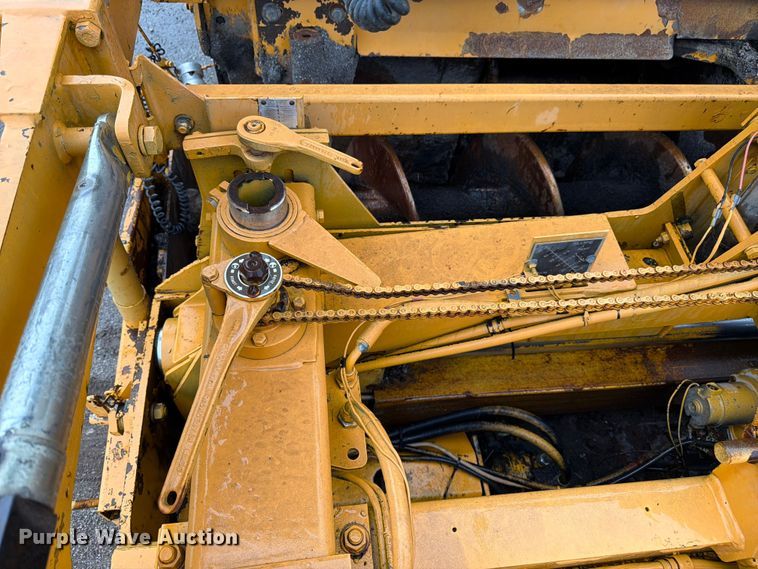 image for item FK3169 1999 Blaw Knox PF5510 paver