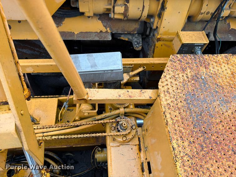 image for item FK3169 1999 Blaw Knox PF5510 paver