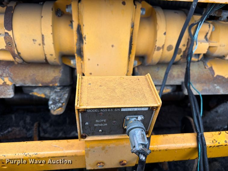 image for item FK3169 1999 Blaw Knox PF5510 paver