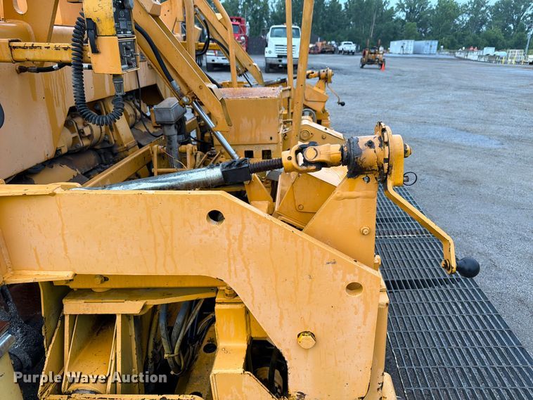 image for item FK3169 1999 Blaw Knox PF5510 paver