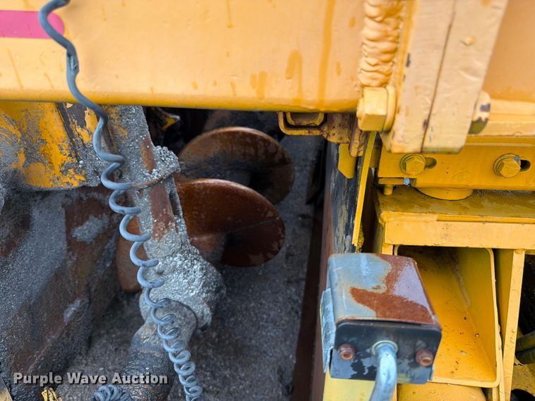 image for item FK3169 1999 Blaw Knox PF5510 paver