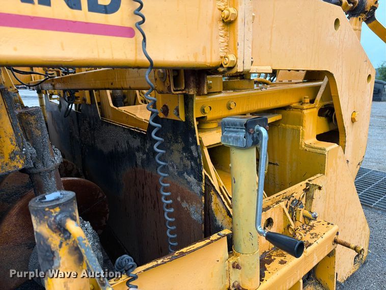 image for item FK3169 1999 Blaw Knox PF5510 paver