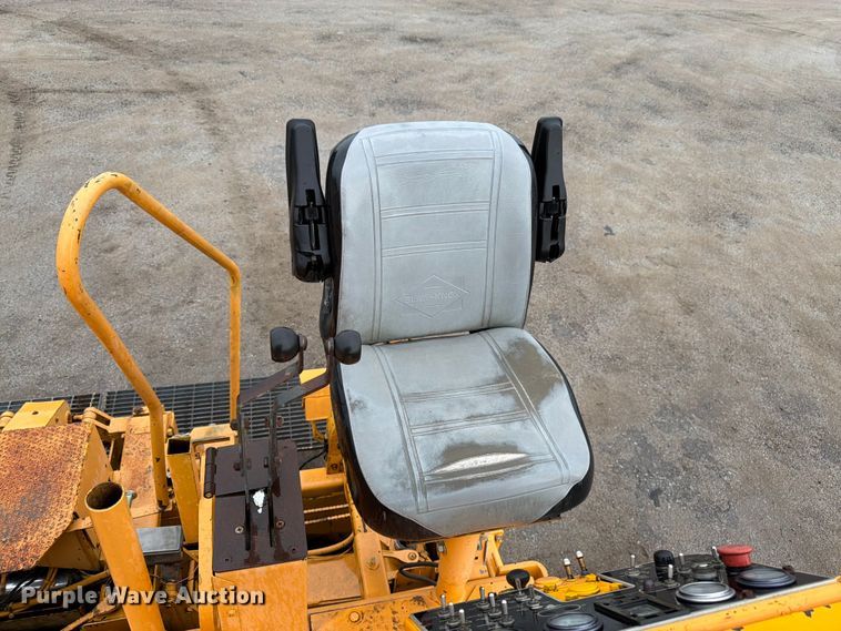 image for item FK3169 1999 Blaw Knox PF5510 paver