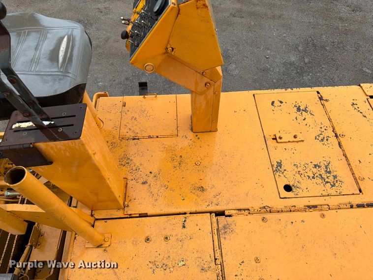 image for item FK3169 1999 Blaw Knox PF5510 paver