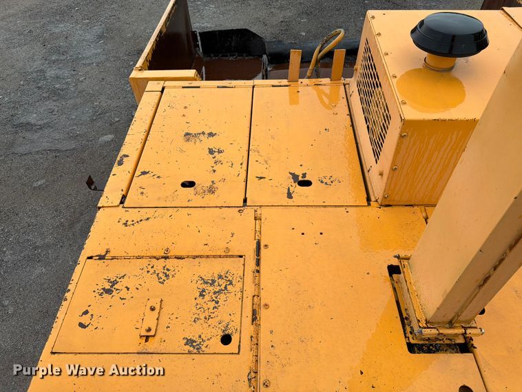 image for item FK3169 1999 Blaw Knox PF5510 paver
