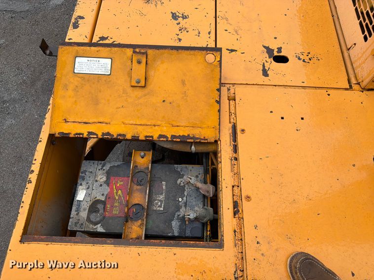 image for item FK3169 1999 Blaw Knox PF5510 paver
