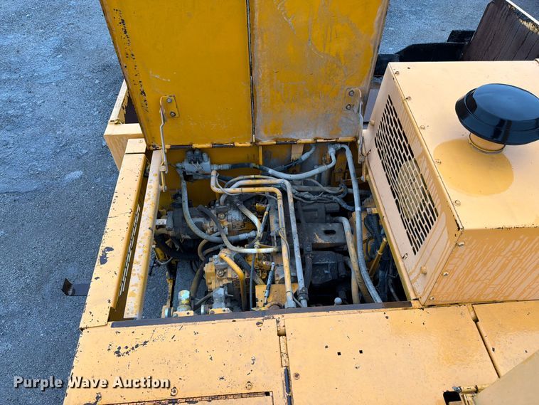 image for item FK3169 1999 Blaw Knox PF5510 paver