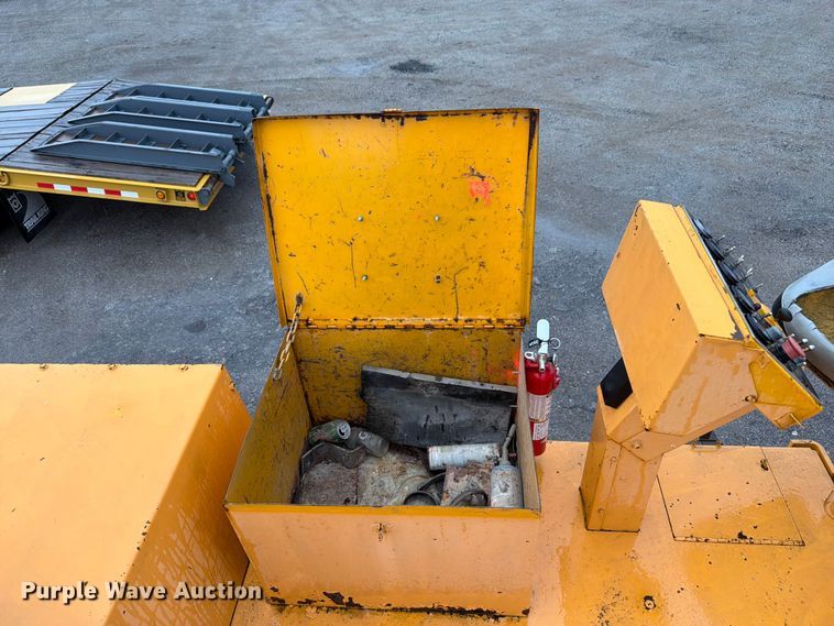image for item FK3169 1999 Blaw Knox PF5510 paver