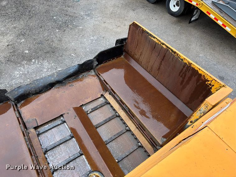 image for item FK3169 1999 Blaw Knox PF5510 paver