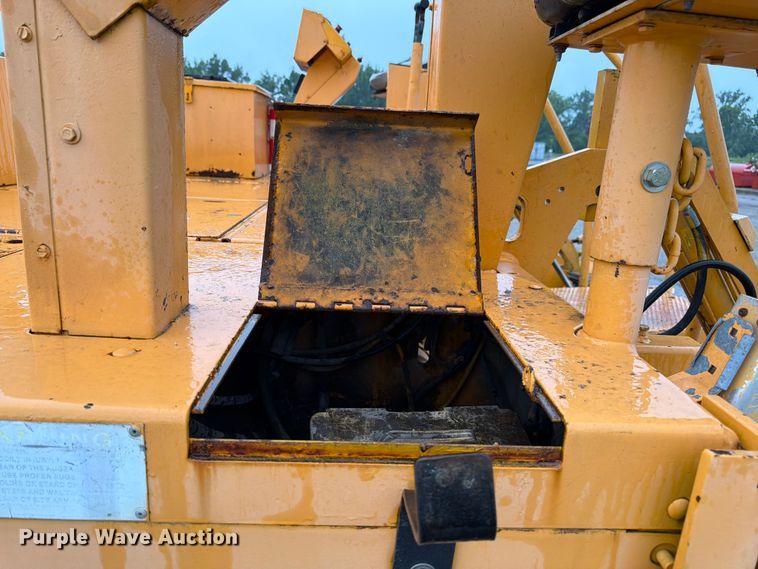 image for item FK3169 1999 Blaw Knox PF5510 paver
