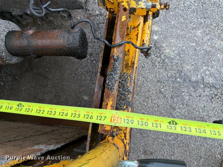 image for item FK3169 1999 Blaw Knox PF5510 paver