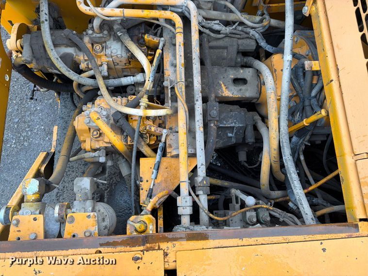image for item FK3169 1999 Blaw Knox PF5510 paver