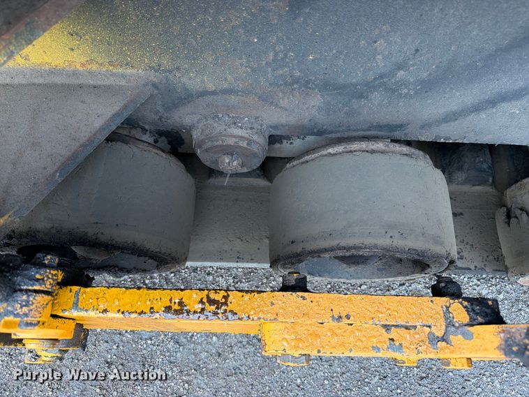 image for item FK3169 1999 Blaw Knox PF5510 paver