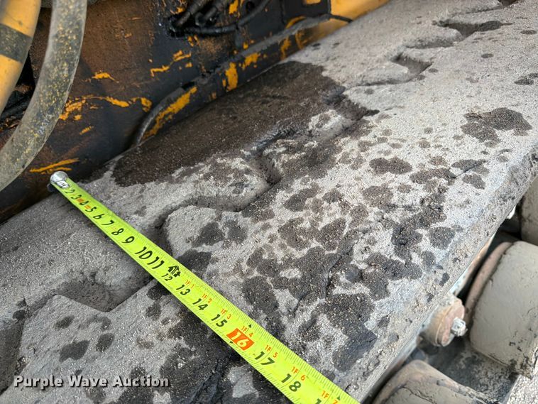 image for item FK3169 1999 Blaw Knox PF5510 paver