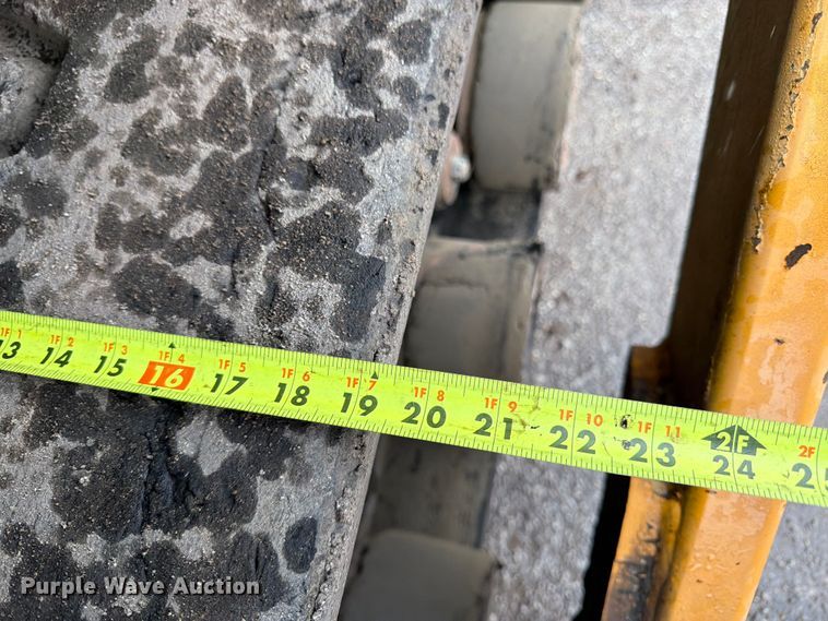 image for item FK3169 1999 Blaw Knox PF5510 paver