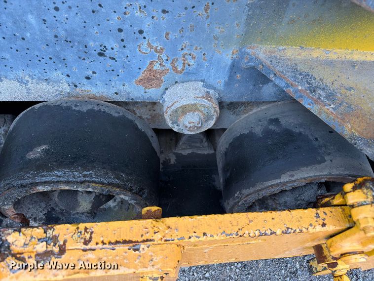 image for item FK3169 1999 Blaw Knox PF5510 paver