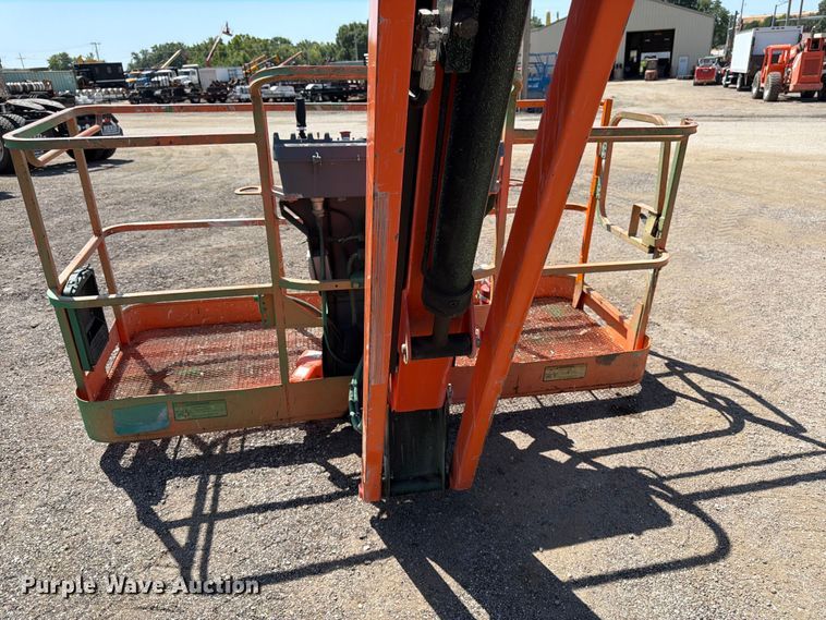 image for item FK3218 2004 JLG 800AJ boom lift