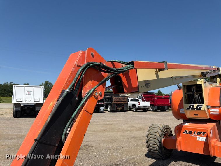 image for item FK3218 2004 JLG 800AJ boom lift