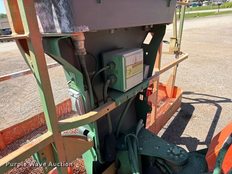 image for item FK3218 2004 JLG 800AJ boom lift
