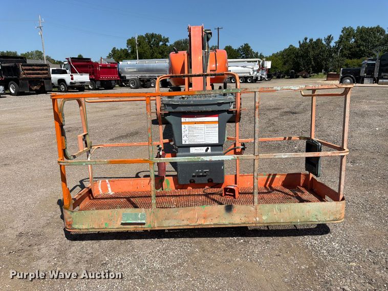 image for item FK3218 2004 JLG 800AJ boom lift