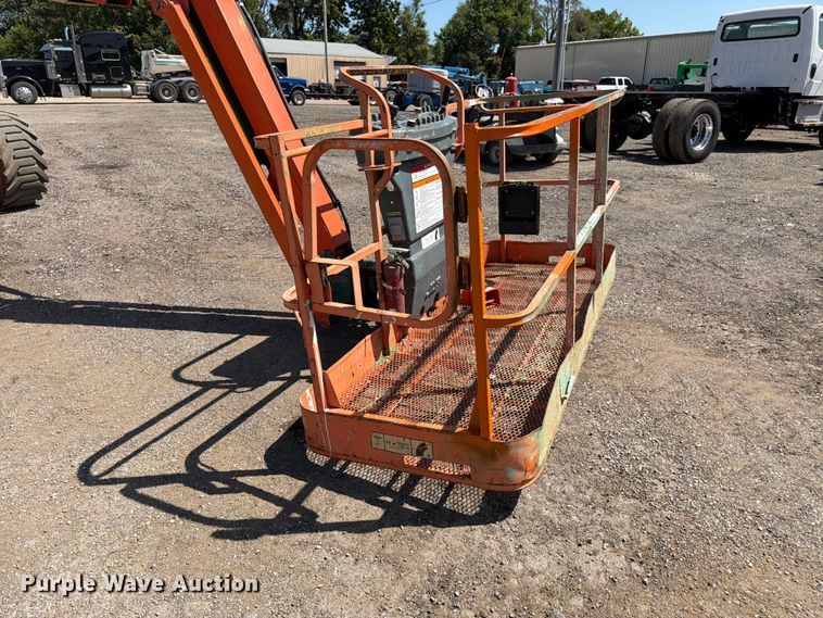 image for item FK3218 2004 JLG 800AJ boom lift
