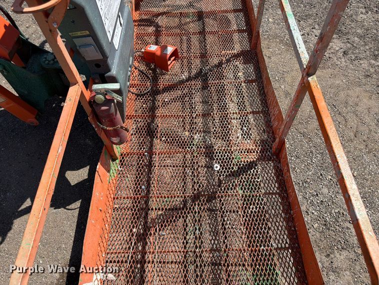 image for item FK3218 2004 JLG 800AJ boom lift