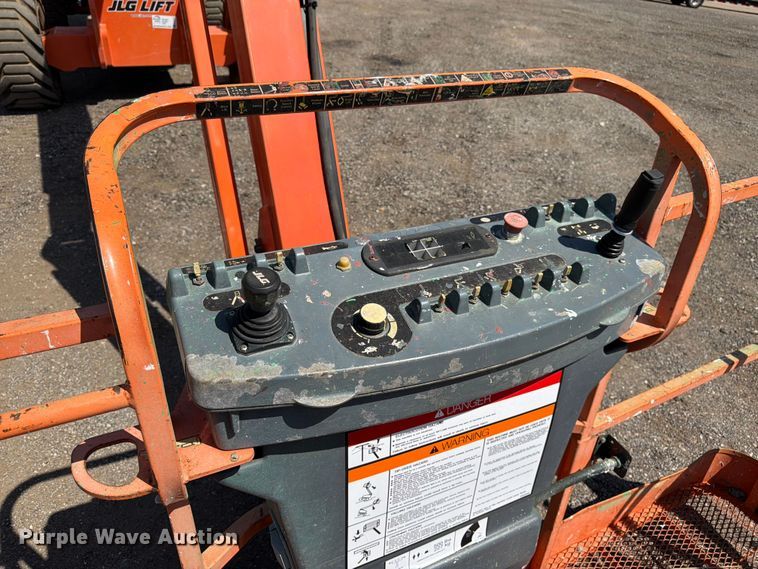 image for item FK3218 2004 JLG 800AJ boom lift