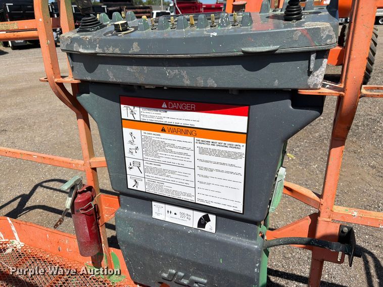 image for item FK3218 2004 JLG 800AJ boom lift