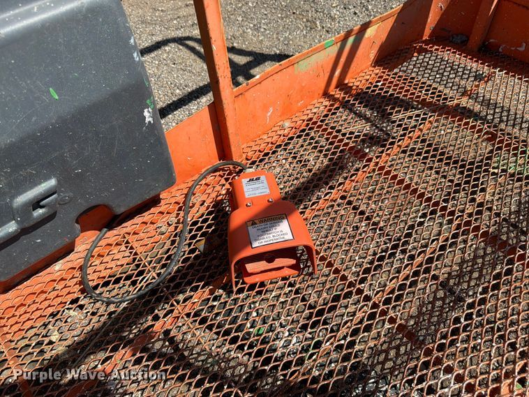 image for item FK3218 2004 JLG 800AJ boom lift