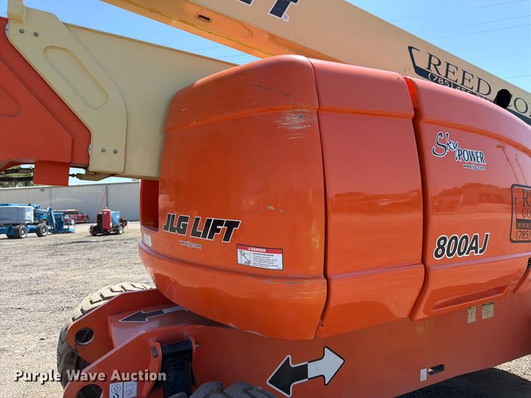 image for item FK3218 2004 JLG 800AJ boom lift