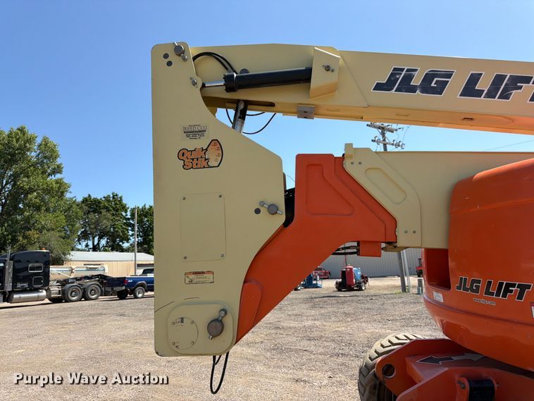 image for item FK3218 2004 JLG 800AJ boom lift