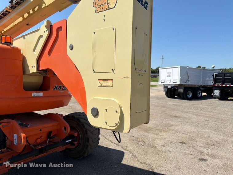 image for item FK3218 2004 JLG 800AJ boom lift